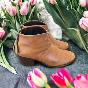 SALE‼️TOMS leather tassle ankle boots nu1099